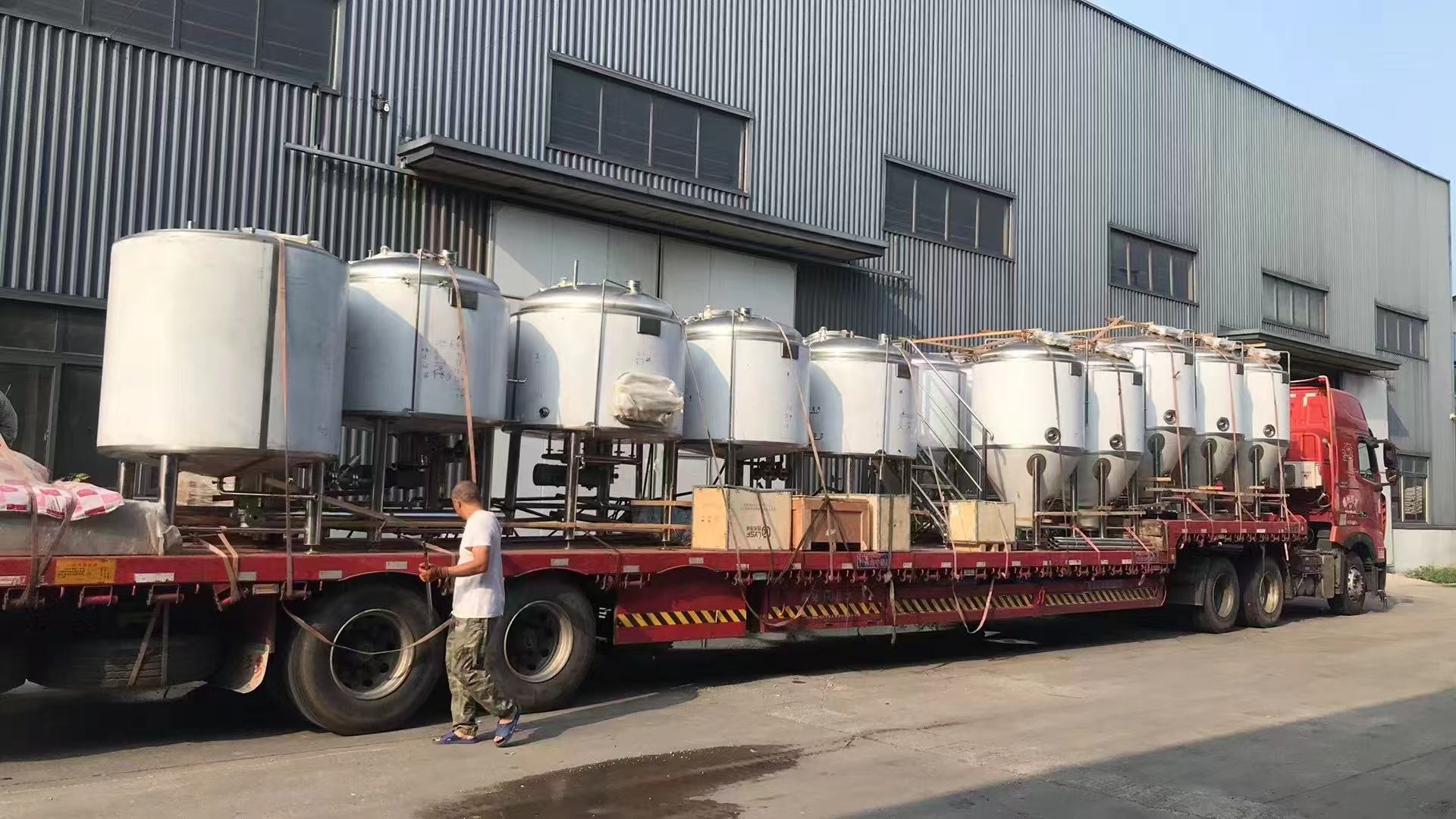黑水精酿啤酒设备厂—精酿啤酒设备